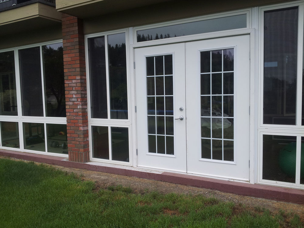 french doors to sunroom